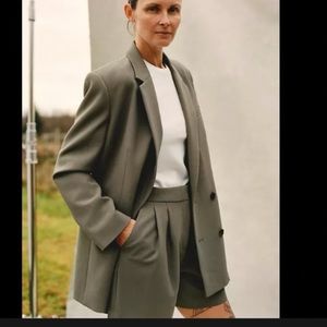 Aritzia Babaton Watson blazer in green size medium